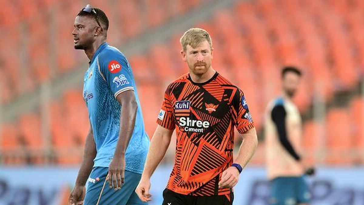 TH12-GT-SRH_G85GBHFVFS0H.3.jpg.jpg