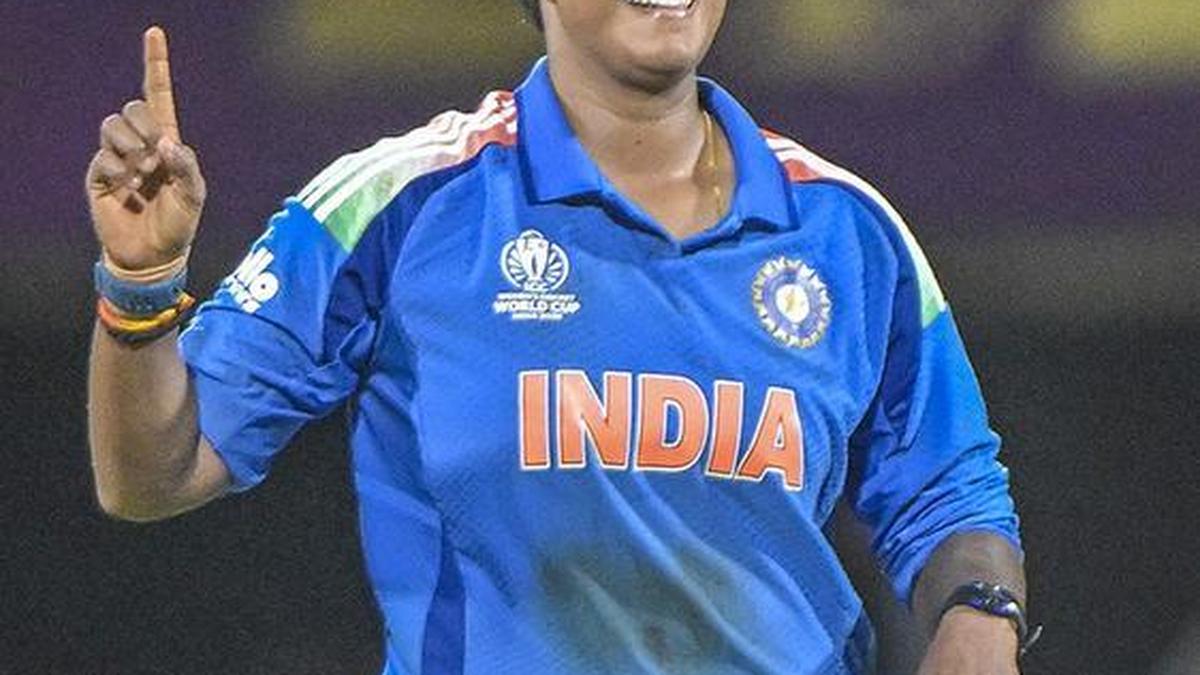Deepti Sharma se convierte en el mayor portador de terrenos en todos los formatos internacionales de cricket, igualando la cuenta de Jhulan Goswami.