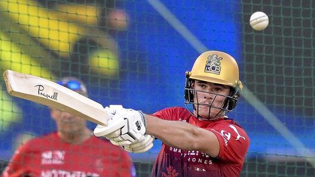 Dinesh Karthik critica a Alastair Cook en la disputa de Jacob Bethell IPL: ‘¿Cómo puedes deshonrar este contrato?’