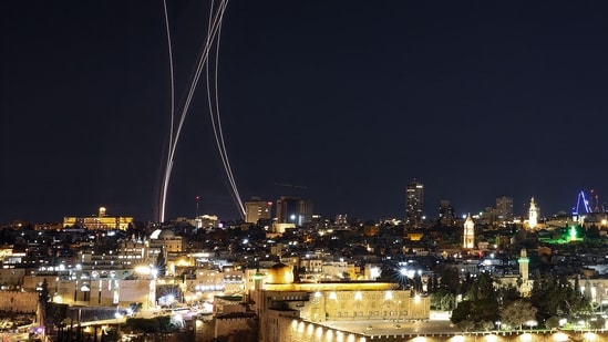 La embajada de Estados Unidos en Jordania emite alerta de seguridad y advierte que se esperan “misiles, drones o cohetes rastreados”