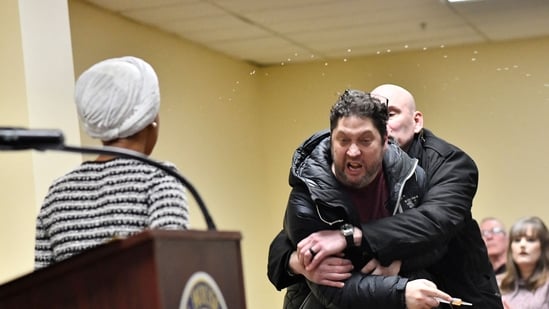 El aterrador texto del agresor de Ilhan Omar a su vecino aludía a los planes del ayuntamiento: ‘Me podrían arrestar’