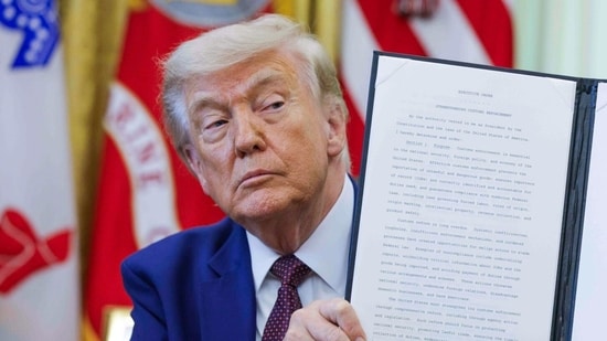 La nueva orden de Trump facilita el despido a voluntad del personal de la agencia federal: explicado