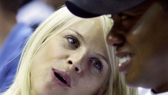 Elin Nordegren, ex esposa “preocupada” de Tiger Woods, rompe el silencio tras ser arrestada por conducir en estado de ebriedad
