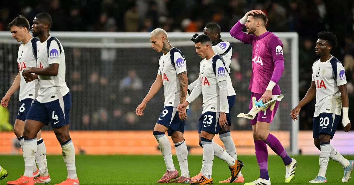 La decepcionante derrota en casa del Tottenham ante el Fulham provocó drama post-partido