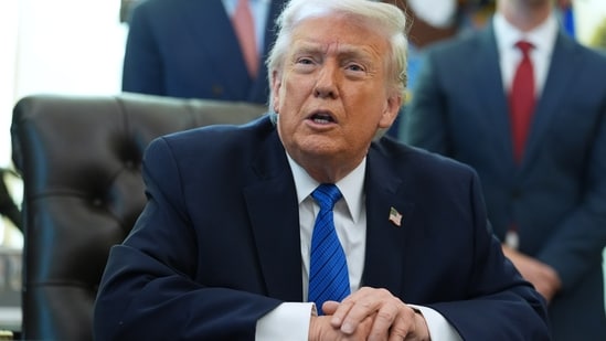 El gobierno de EE. UU. entra en un cierre parcial a medida que pasa el plazo presupuestario y se estancan las negociaciones