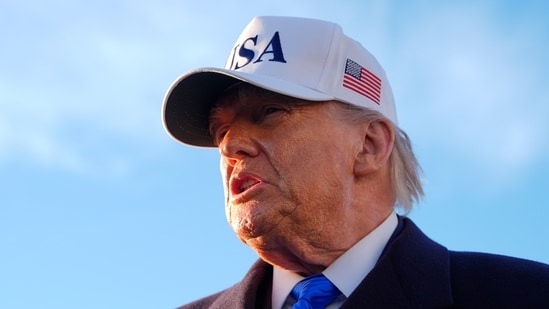 El correo electrónico de recaudación de fondos de Trump fue criticado por ofrecer acceso a “reuniones informativas sobre seguridad nacional”; La gente llama a la acción de POTUS una “traición”