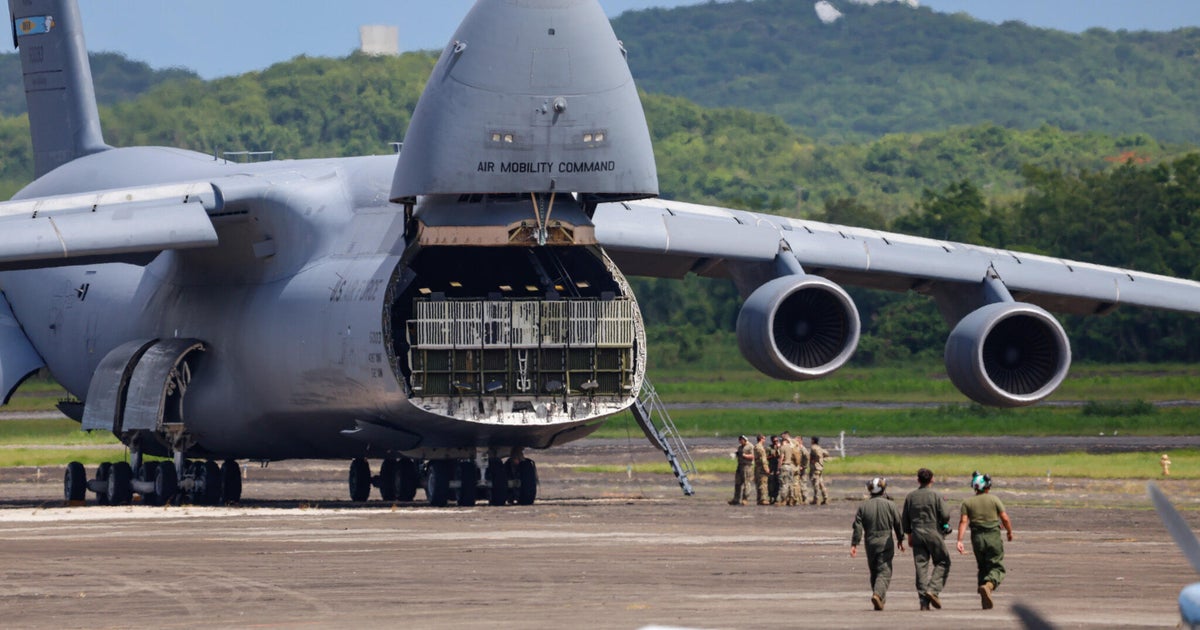 Trump no descarta enviar tropas a Venezuela en medio del refuerzo militar