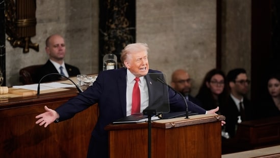 “¿Apareció Nancy Pelosi?” »: Trump nombra a demócratas para SOTU; Ilhan Omar lo llama “asesino”