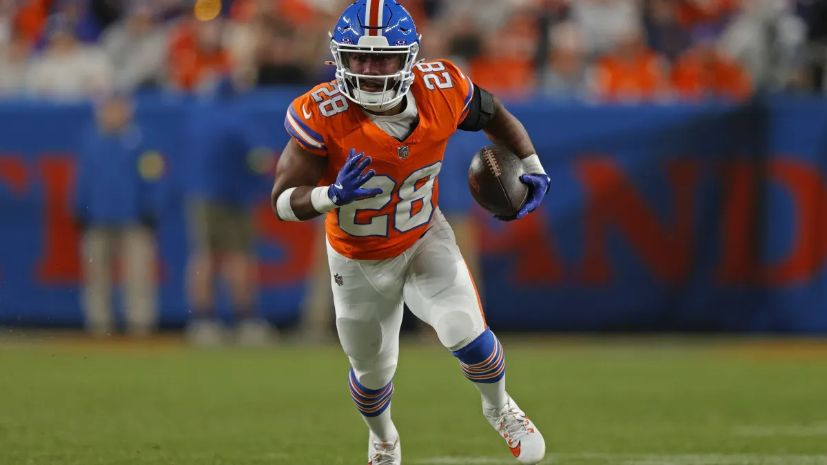 El corredor poco utilizado de los Broncos salva al equipo de la derrota en los playoffs contra los Bills