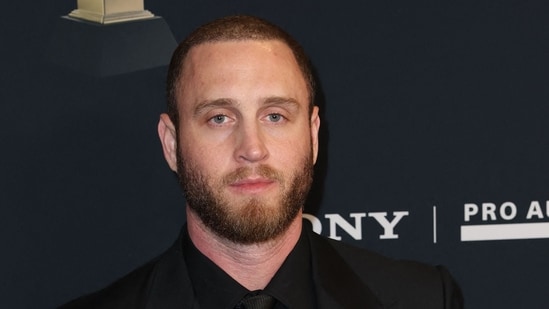 ¿Chet Hanks está bien? El hijo de Tom Hanks revela que está atrapado en Colombia sin pasaporte estadounidense: ‘Libérenme…’