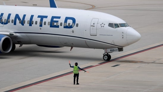 ‘No estás actuando como un ciudadano’: un pasajero de United Airlines dice que un empleado amenazó con llamar a ICE durante una disputa por un billete de SFO