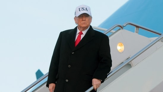 US-PRESIDENT-TRUMP-ARRIVES-BACK-TO-WASHINGTON-AFTE_1768391365207_1768391365406.jpg