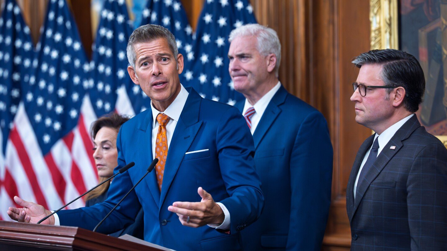 US-Transportation-Secretary-Threatens-to-Withhold-160-Million-from-California.com2Fa82F8a2F391bf2f310330a7bcece11fa0f9e2F69395c60fa5f4194bbe5.jpeg