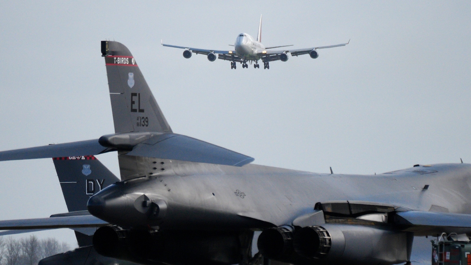 “Múltiples oleadas” de drones no autorizados detectadas sobre una base estratégica de la Fuerza Aérea de EE. UU.