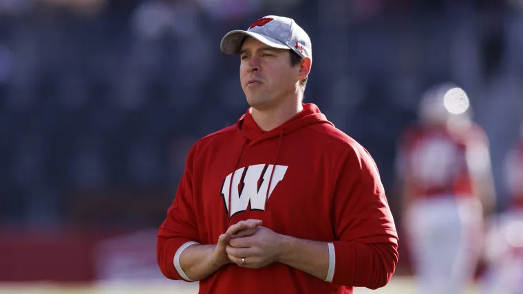 Los Bills hacen un movimiento poderoso al contratar a uno de los entrenadores defensivos más buscados de la NFL