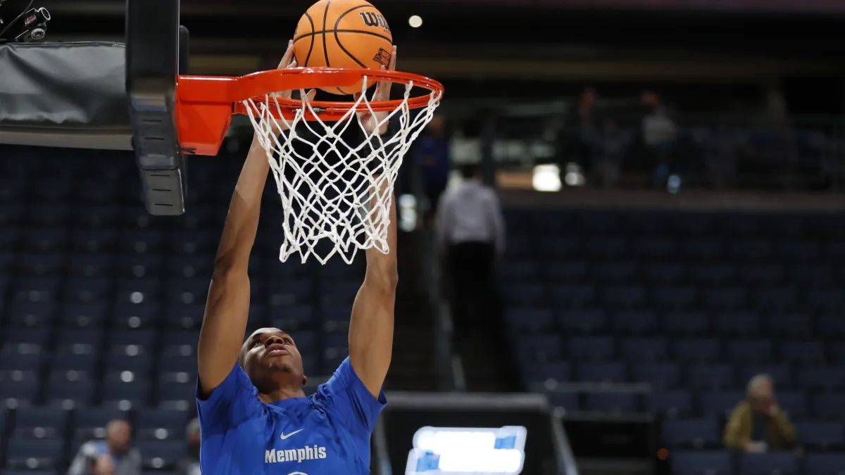Conozca a Kaudirichi Akobundu-Ehio, el monstruo atlético de los Mavs con una envergadura de 7-4 y una vertical de 48 pulgadas.