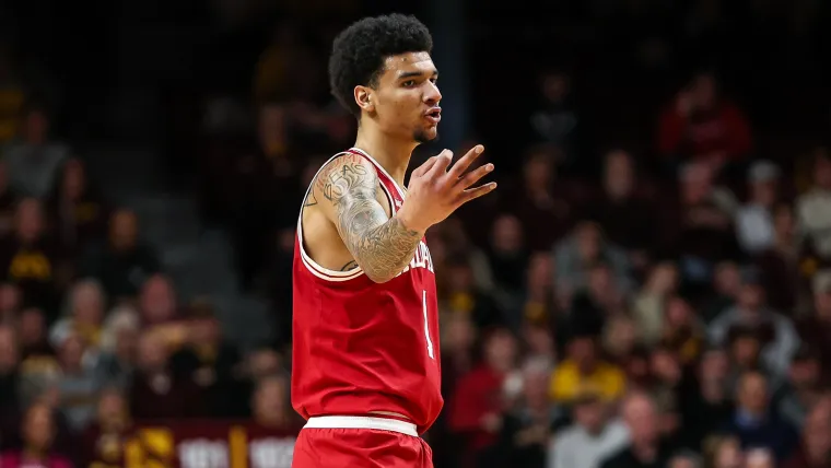 Spoelstra recibió una llamada de atención con Keller, quien sigue siendo el mejor joven del Heat