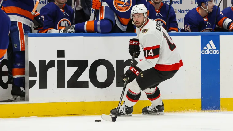 Comercio salvaje de defensa de 6 pies 5 pulgadas de Flyers por delantero de 27 años