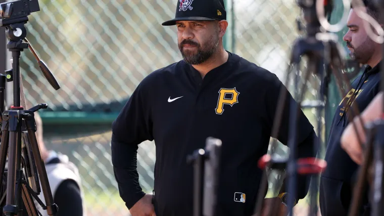 Los Rojos suman ayuda de lanzadores de los Piratas