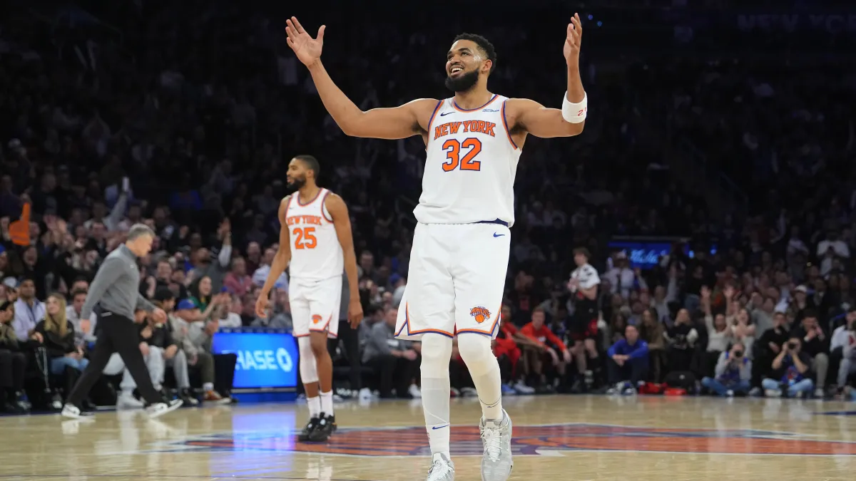 Karl-Anthony Towns Mitchell Robinson jugar para los Celtics es extraño