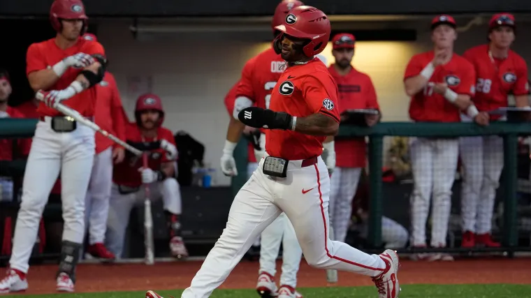 Los Yankees se movieron agresivamente con el versátil bateador de 5 pies 8 pulgadas.