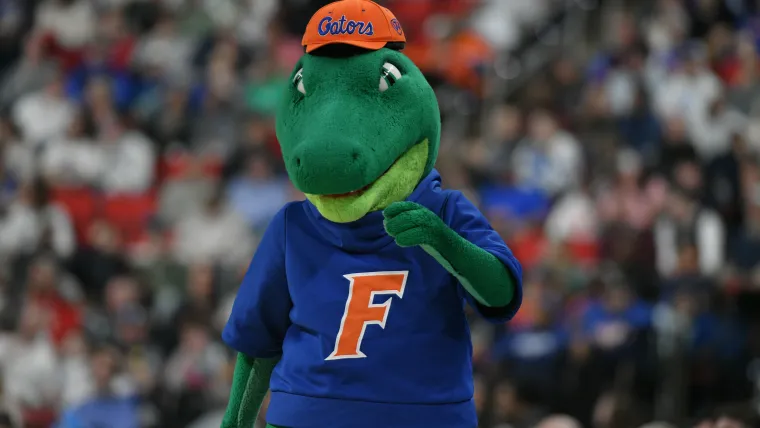 Miami (FL) vs Florida Baseball Box Score: estadísticas en vivo del Juego 2 del Campeonato de Béisbol de la NCAA