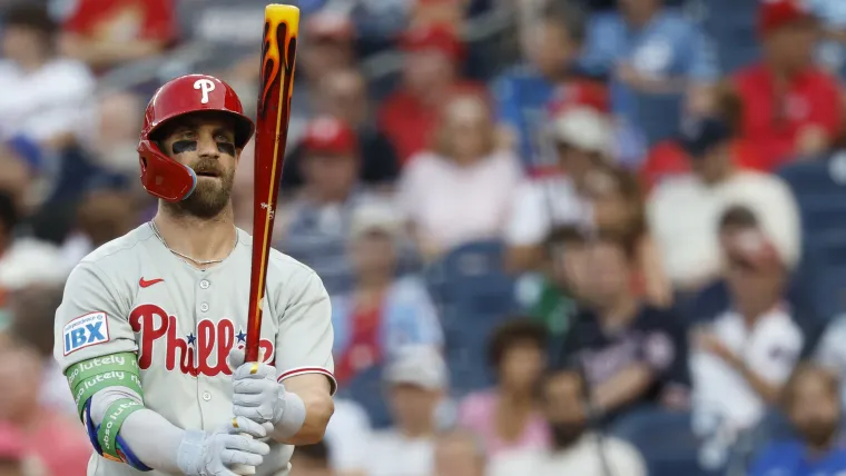La estrella de los Filis de Filadelfia, Bryce Harper, abre la admisión de los Bravos de Atlanta para la temporada 2026 de la MLB