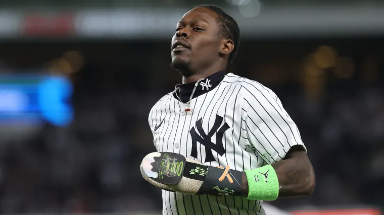 Jazz Chisholm Jr. de los Yankees le propone matrimonio a su novia en un romántico viaje a la aurora boreal