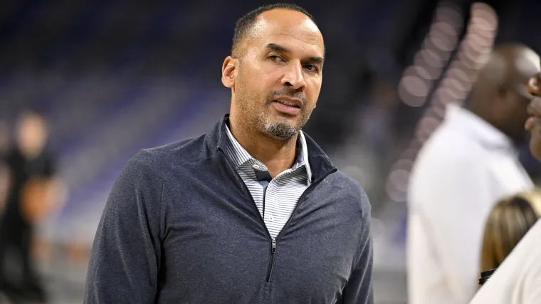 A los Warriors les vendría bien el despido de Nico Harrison y una estrella de 54 millones de dólares para ayudar a Curry