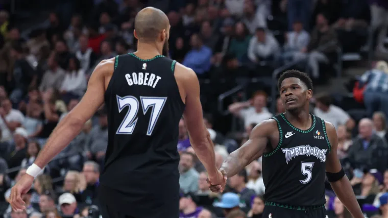 Una propuesta de intercambio de gran éxito entre los Timberwolves de tres equipos vio a Minnesota negociar a Rudy Gobert consiguiendo una superestrella de $ 118 millones para crear una defensa loca con Anthony Edwards.