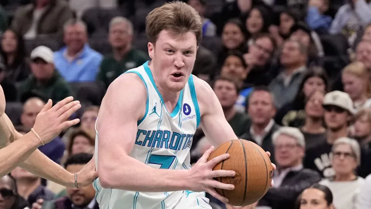 Giannis Antetokounmpo elogia a Kahn Knuepel: “Uno de los novatos más inteligentes que he visto en mi vida”