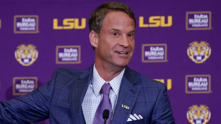 ¿Cuánto pagará LSU a Will Wade, Lane Kiffin y Brian Kelly por el equipo de fútbol en 2026?