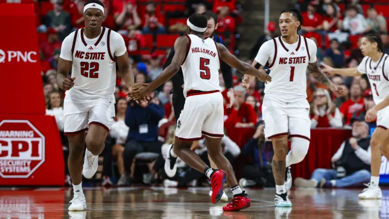 ¿En qué canal está Texas vs. NC State? Horario de los primeros cuatro juegos de la NCAA de 2026, programación de televisión y transmisión en vivo