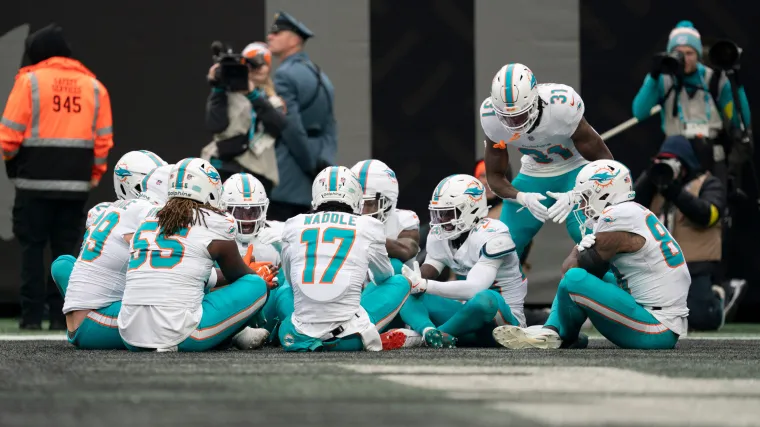 El pívot destacado de los Dolphins ha sido nombrado finalista del nuevo premio al mejor OL de la NFL.