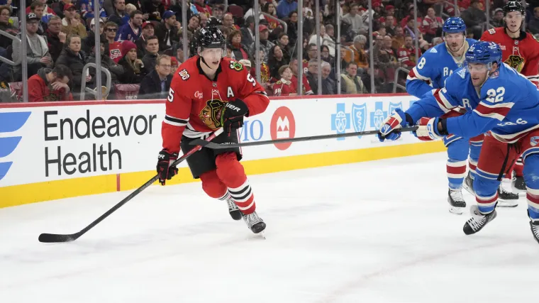 Los Oilers cambian por un defensa de 6 pies 4 pulgadas y 32 años