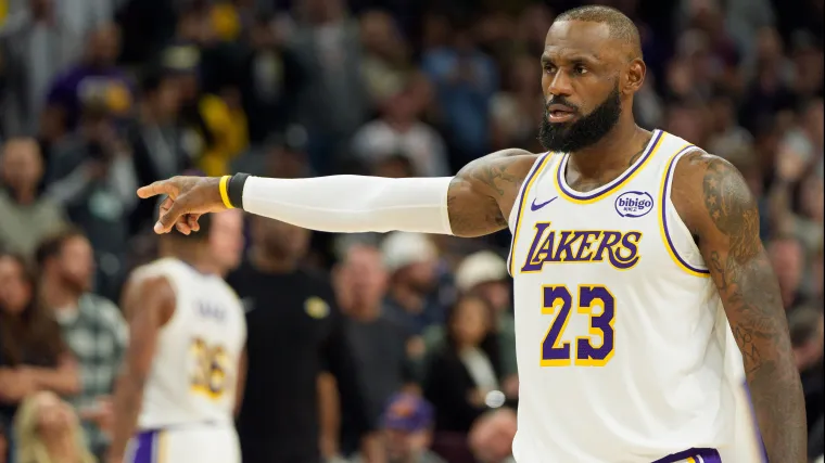 DeAndre Ayton de los Lakers se inspira en la longevidad de LeBron James