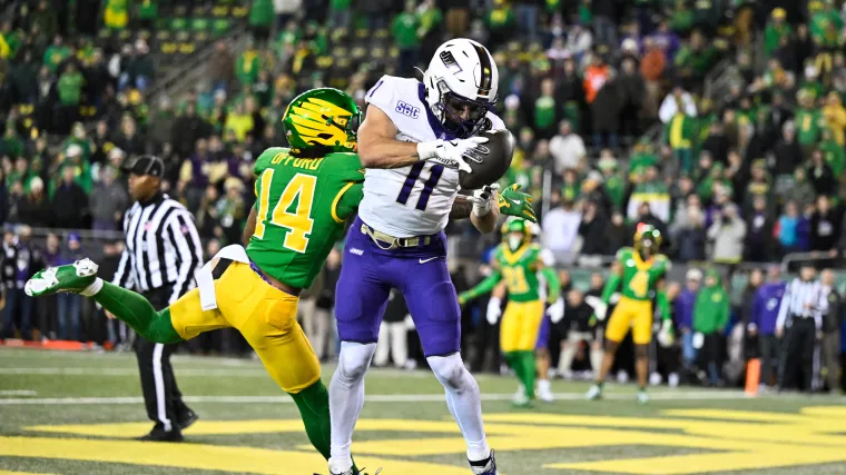 Los Patriots firman a 4 nuevos WR a pesar de los rumores de cambio de AJ Brown