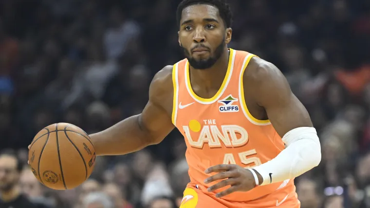 Los Cavaliers contratan a ex Celtics de 6 pies 8 pulgadas para ayudar a Donovan Mitchell