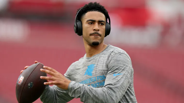 Panthers contratan a ex Cowboys y Eagles QB de 31 años para competir con Bryce Young