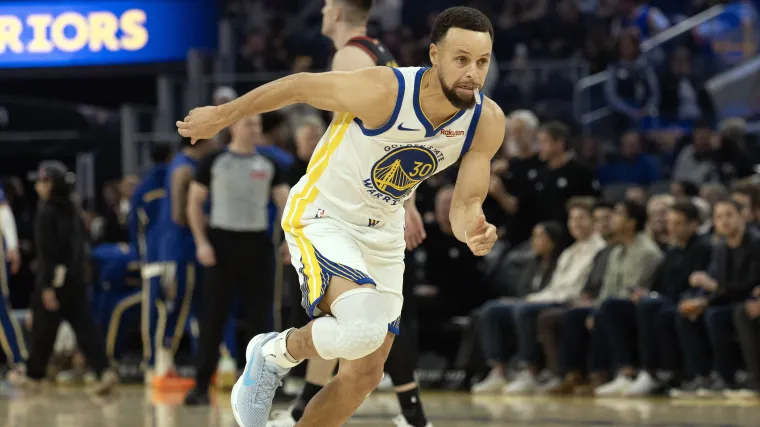 Los Warriors proyectados intercambian $ 50 millones y reúnen a Stephen Curry con su hermano