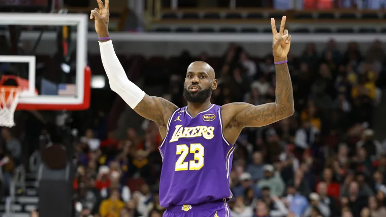 El experto de la NBA, Shams Charania, dio una actualización interesante sobre el futuro de LeBron James con los Lakers