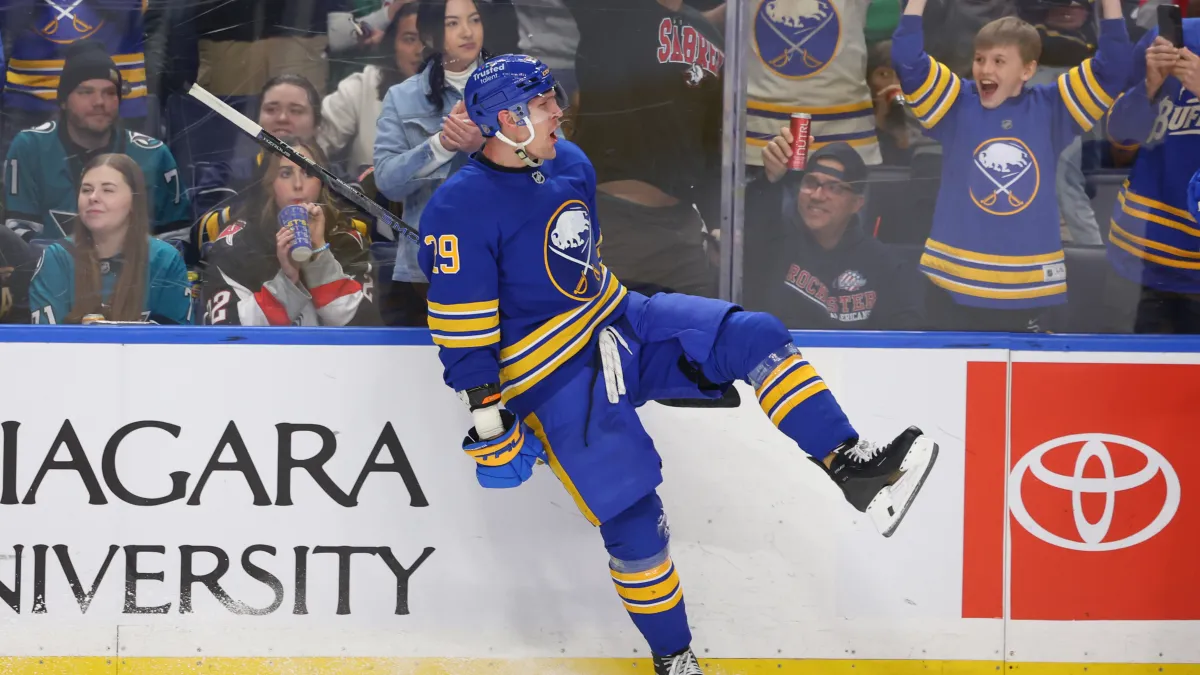 Los Sabres han firmado a Beck Malenstein con una extensión de contrato de 6 años