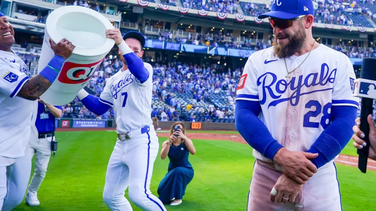 Kyle Isbell de los Reales se une al favorito de los fanáticos de los Yankees en la sorprendente historia de 9 hits de la MLB