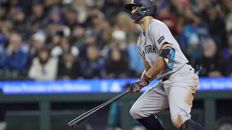Giancarlo Stanton de los Yankees ama el 2-4-4 en un comienzo incongruente de temporada de la MLB