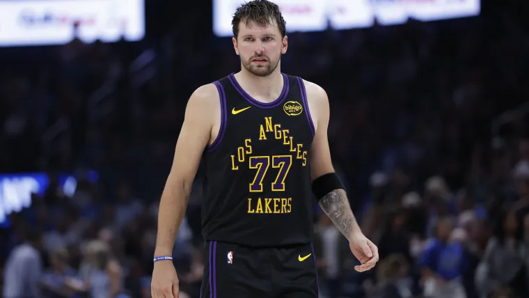 El mega lanzamiento comercial de tres equipos de los Lakers reúne a Los Ángeles con una superestrella deshonrada de $ 186 millones
