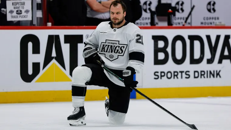 Los Kings reciben una actualización del contrato de Scott Lawton después del intercambio de Maple Leafs
