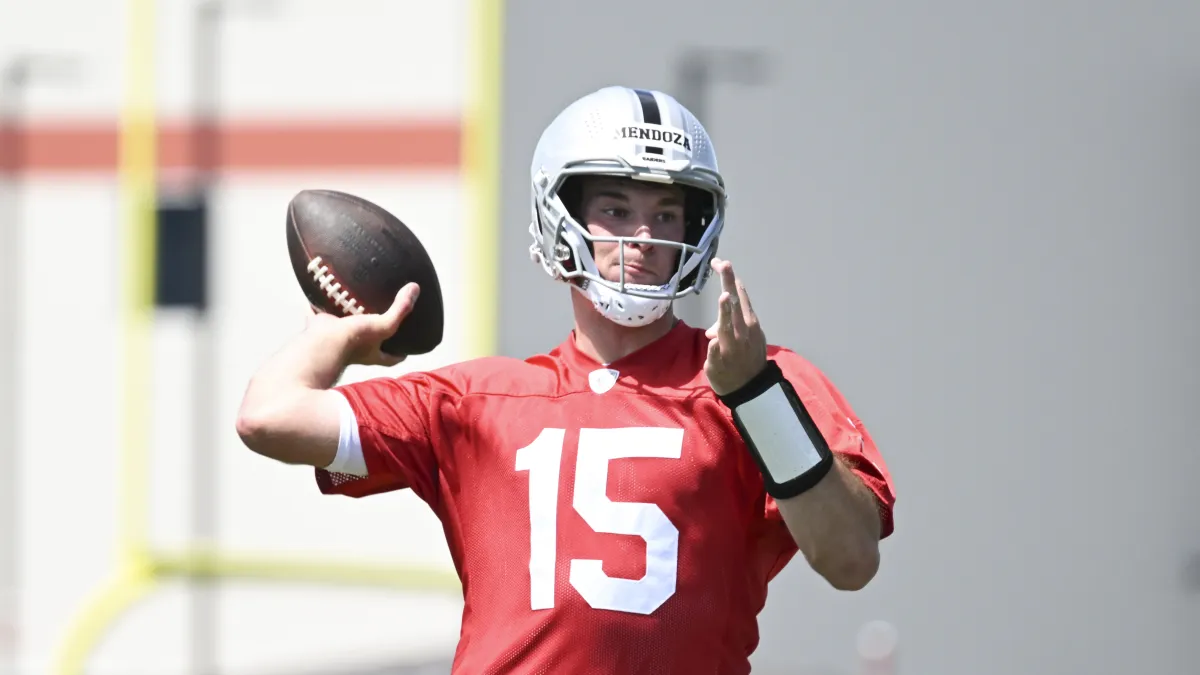 4 razones por las que el mariscal de campo novato Fernando Mendoza le roba el puesto titular a Kirk Cousins en los Raiders