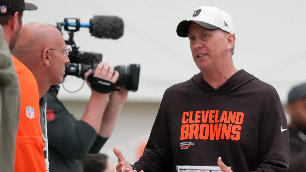 Todos los ojos están puestos en Todd Monken mientras dirige el campo de entrenamiento de los Browns