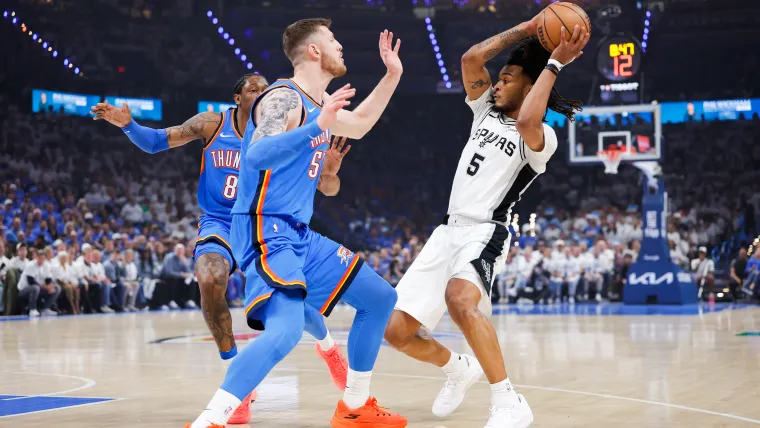 Pérdidas de balón de Stephen Castle: la estrella de los Spurs hace historia desafortunada con regalos en el Juego 2 mientras el Thunder iguala la serie