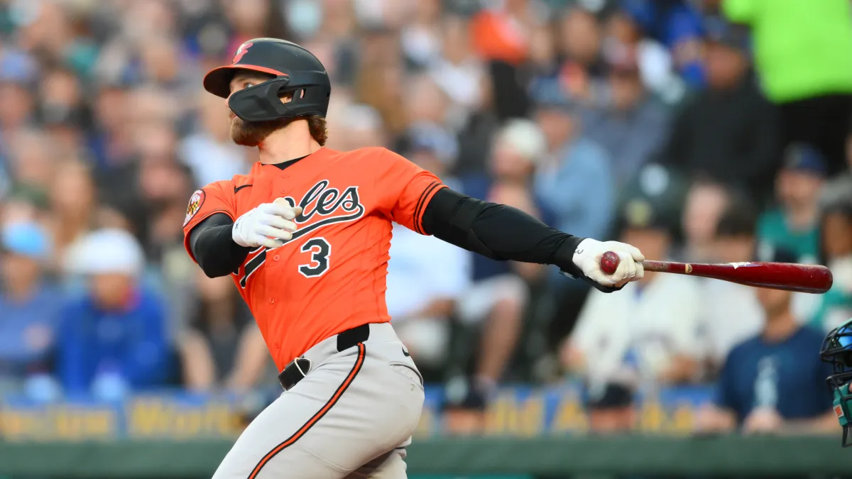 “Los Orioles cambian la predicción por los Filis y los Bravos con un jardinero de OPS de .748”.